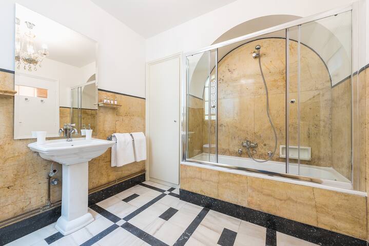 Gardenia Grand Suite / KRH gallery image 3