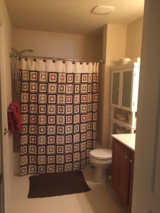 Adjoining master bath.
