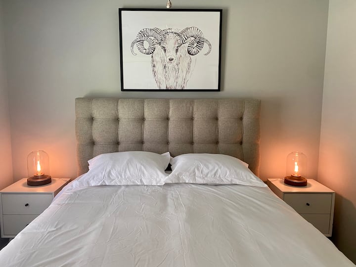 Manželská posteľ s matracom na oddych krásy!