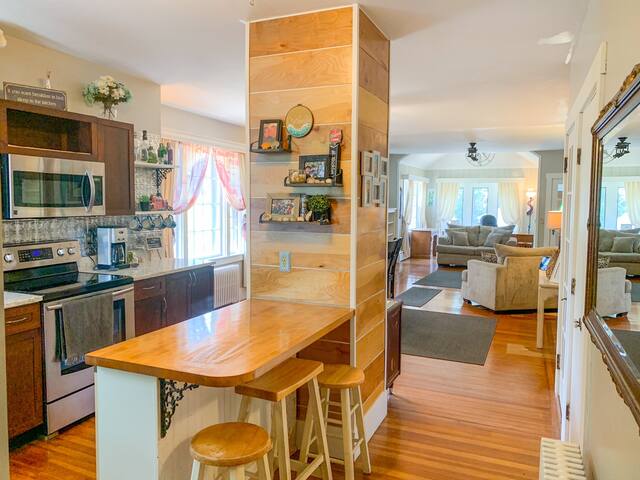 The Flagship! Double Everything Duplex! gallery image 4