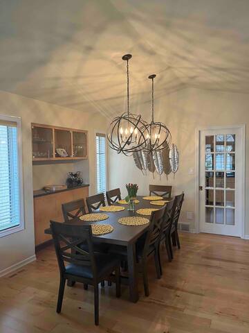 Long term summer rental house with hot-tub. gallery image 3