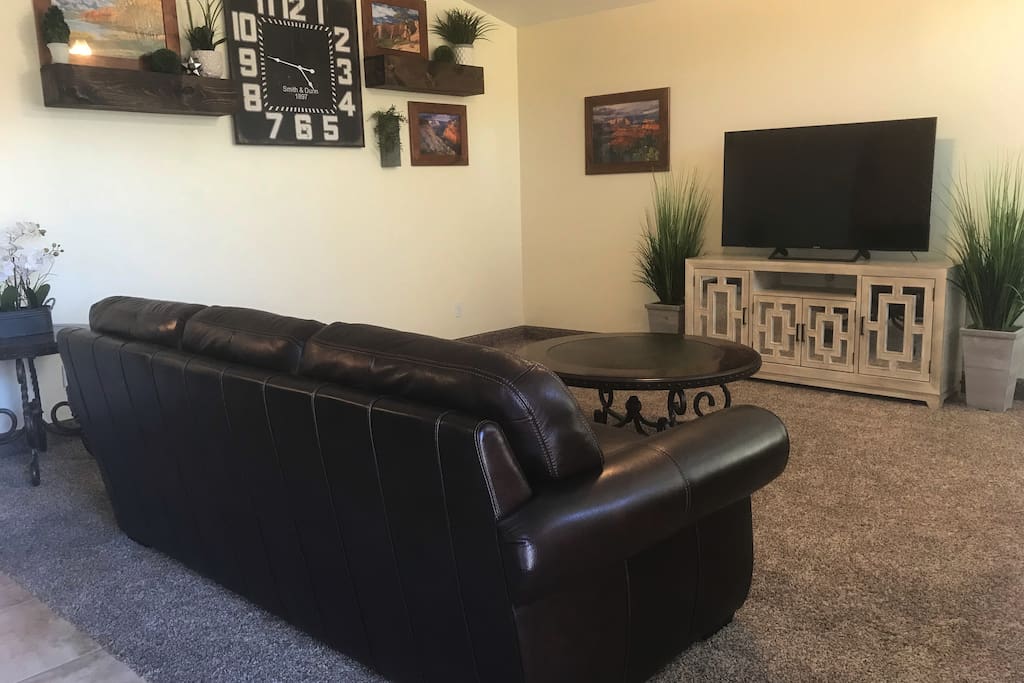 Beautiful large front room for your family