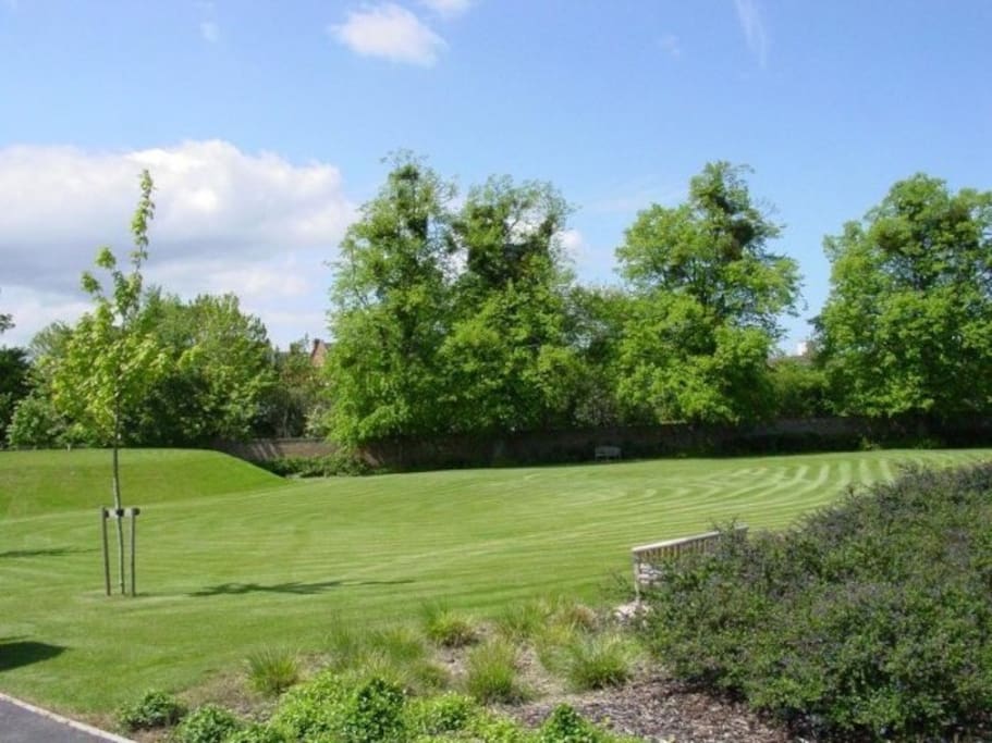 Communal gardens, quite location near to town centre.