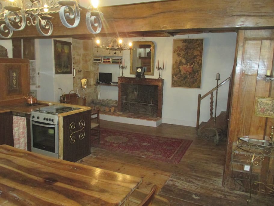 Kitchen/dining area.New gas oven.