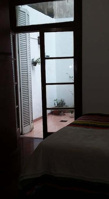 Dormitorio con salida al patio!