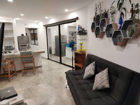 Top Airbnb: Cozy new apartment with air conditioning in Cuernavaca