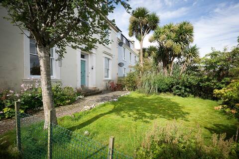 25 Ardbeg Road