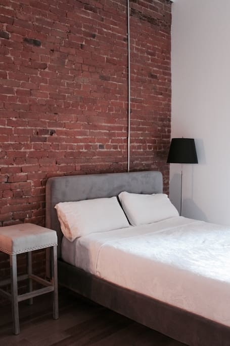 Queen bed