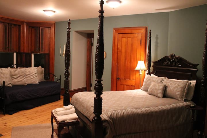 เตียงควีนไซส์เตียงเดย์เบดพร้อมที่จอดรถ 