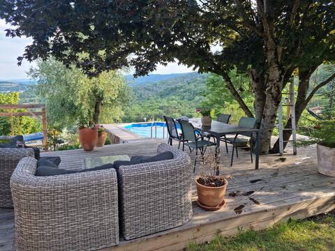 House with dominant view 9 people all comfort