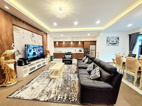 Lux 5BR Private Pool Villa VimalaHills by Villaire