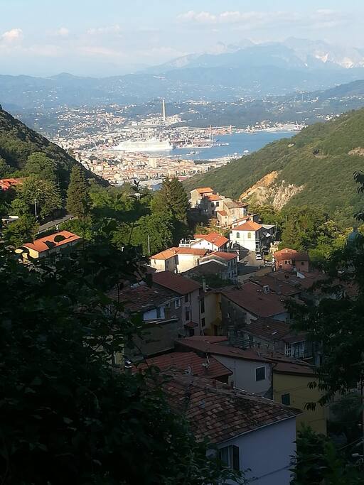 Biassa vista paesaggio e golfo La Spezia