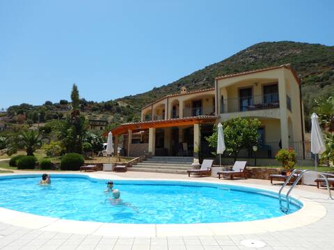 La Mariachiara, 15 people, 1500 m from sea