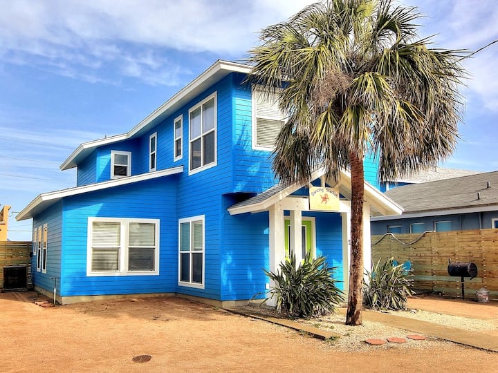Dancing Starfish Cottage photo 1 in Port Aransas