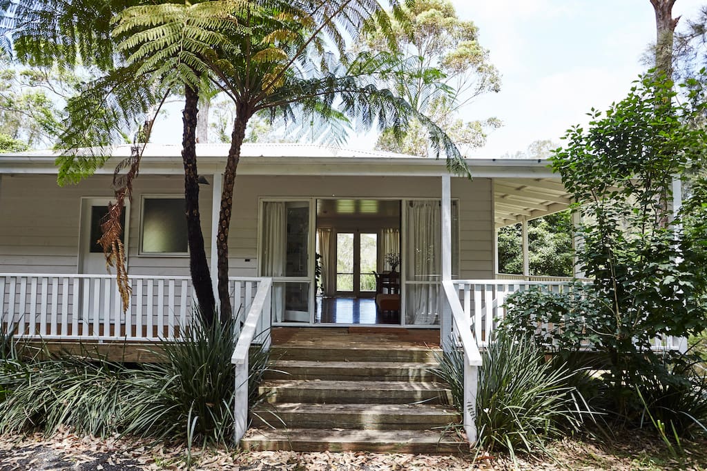 Secluded cottage within minutes to the beach.