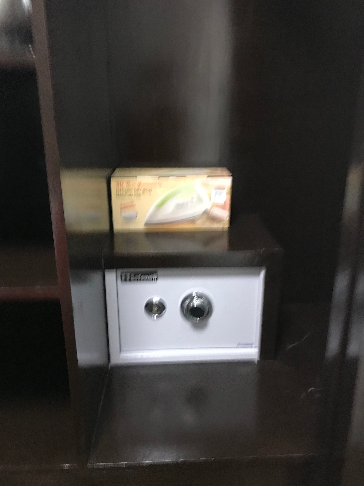 嵌入拱顶衣柜，确保物有所值