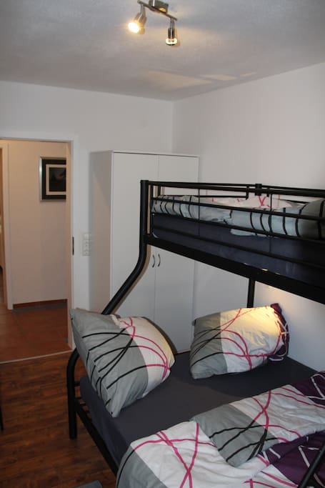 Schlafzimmer 2