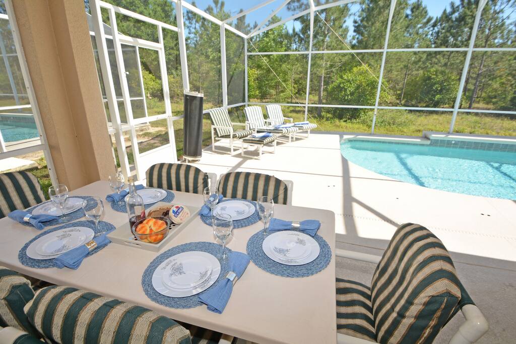 Chair, Furniture, Dining Table, Table, Jacuzzi