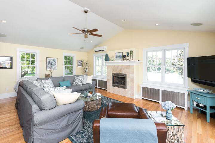 Luxury Casabella Beach House gallery image 4