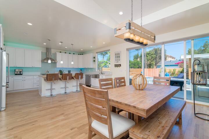 Dream vacation beach home 5 blocks from beach! gallery image 5