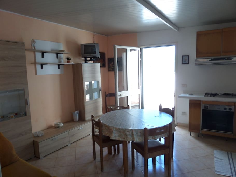 Appartamento ingresso/Soggiorno con divano letto