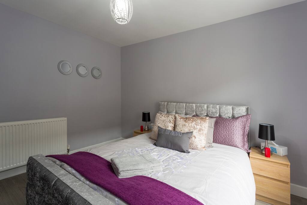 Refurbished Double Bed - Bedroom Fully Furnished - Crushed Velvet Bed