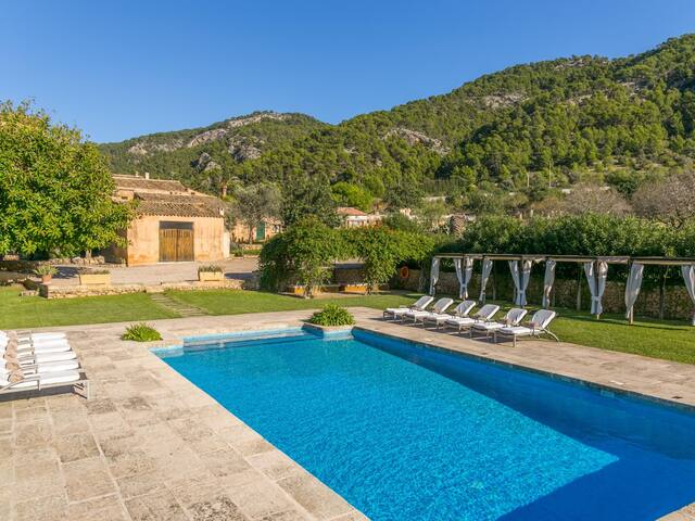 Historical House in Mallorca Up To 8 Guests gallery image 5