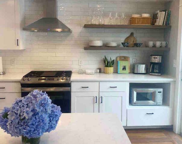 Pet Friendly Beach Home Close To Newport gallery image 2