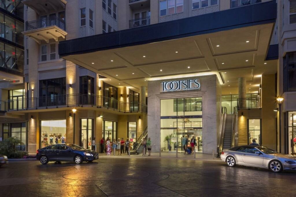 High Rise located directly above great shopping and trendy restaurants.