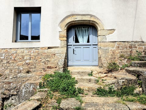 Studio in old neighborhoods/port