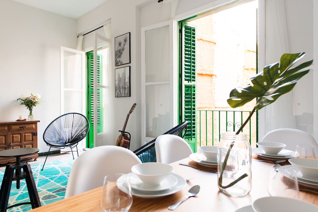 Single Room with balcony alicante city center old town near beach