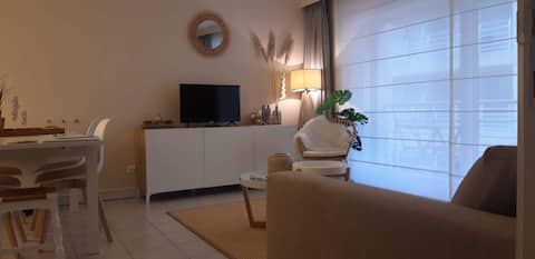 Popular Airbnb listing: Cozy and spacious flat in a prime location by the sea in Nieuwpoort
