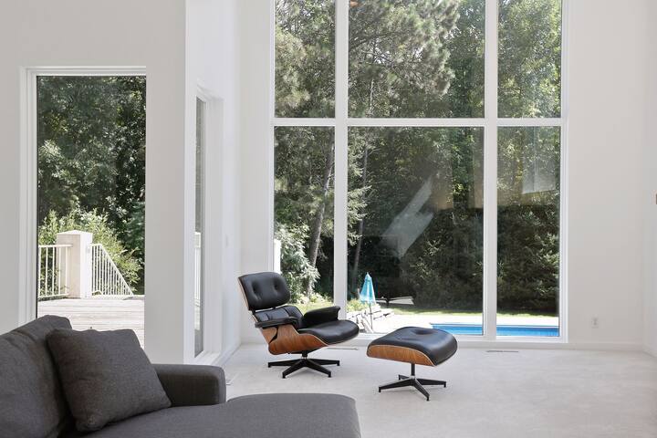 Modern Wayzata Home With Large Private Pool gallery image 5