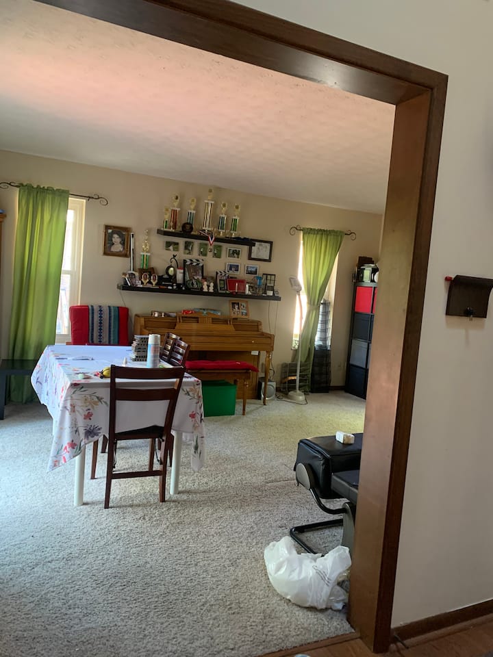 Cozy Bedroom In West Chester, Near Cincinnati - West Chester Township, OH
