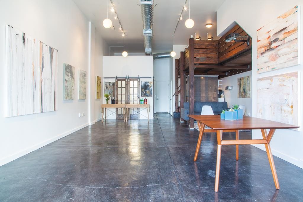 Avenue features a 850 sq ft raw space that can be molded to fit your event needs.