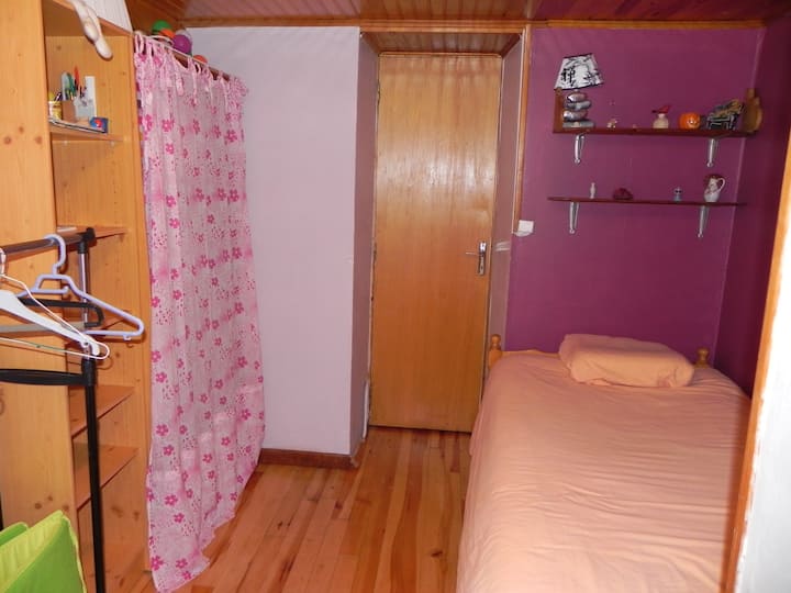 חדר שינה 3 (מיטה ב (90 ס"מ)