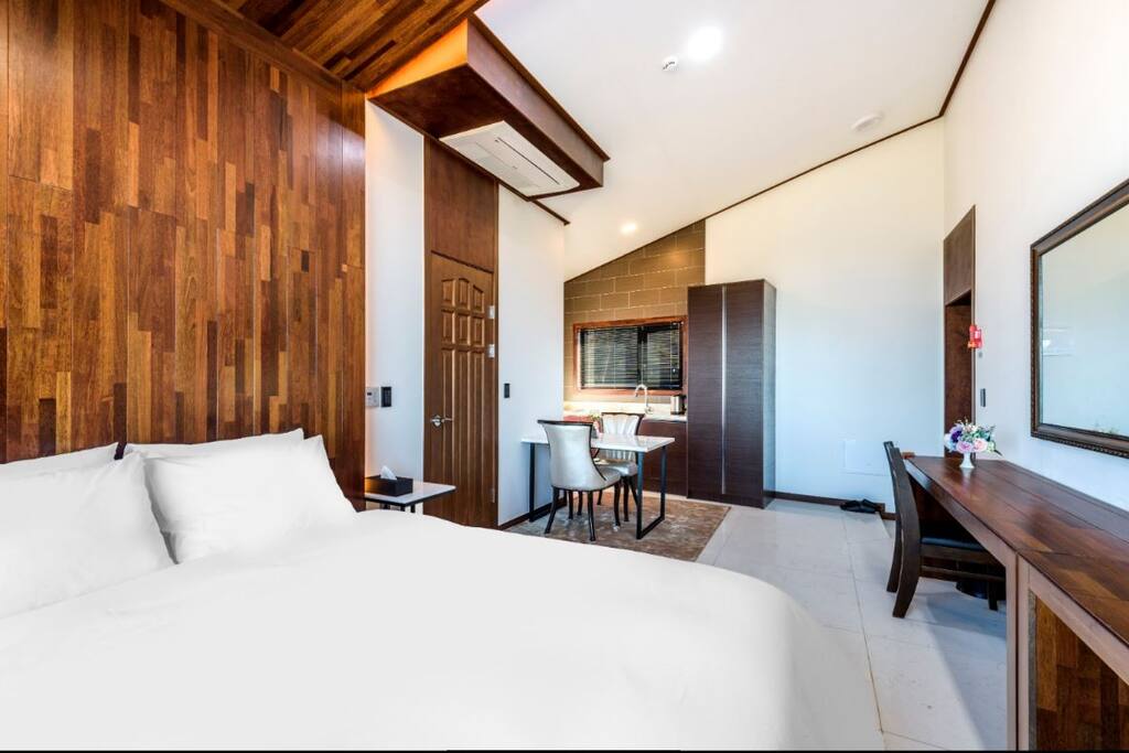 객실내부
Inside the room