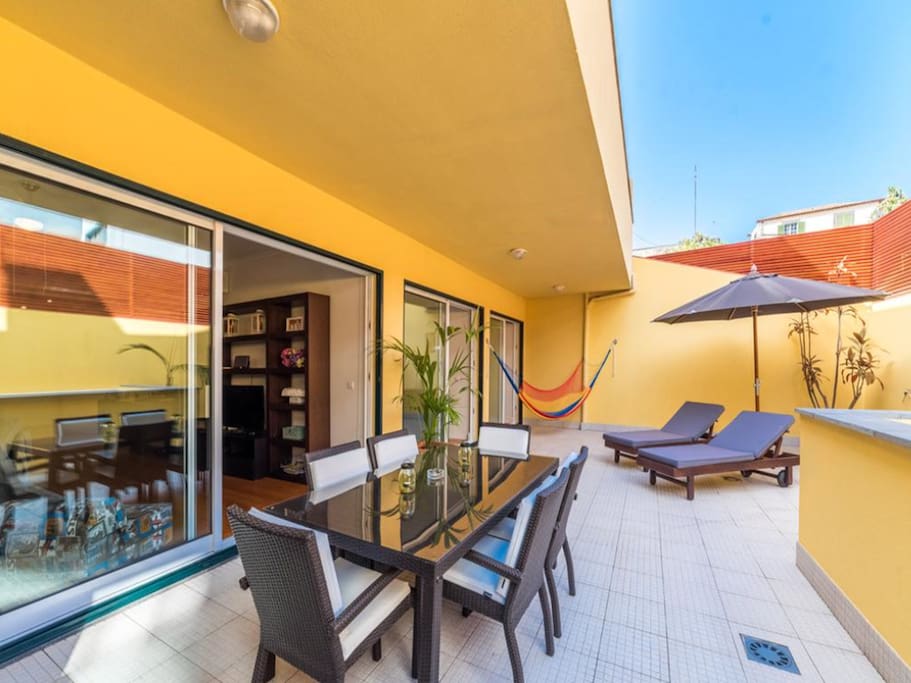 Large Outdoor Private Terrace with Hammock - Deck Chairs - Umbrella - Dining Table X 6