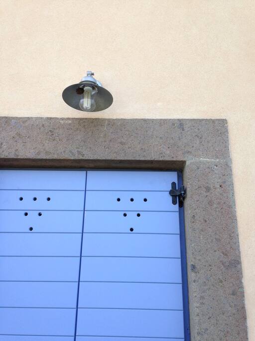 L'ingresso della stanza e' indipendente.