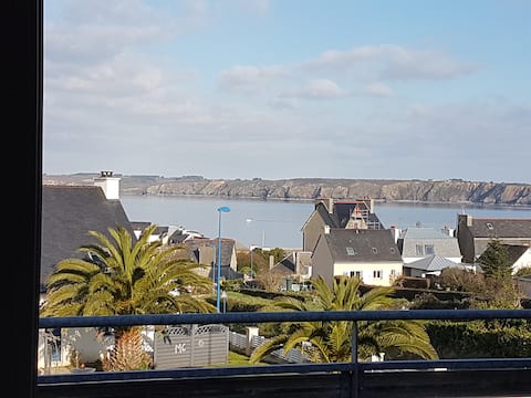 Successful Airbnb property: Contemporary apartment with superb sea view in Camaret Sur Mer