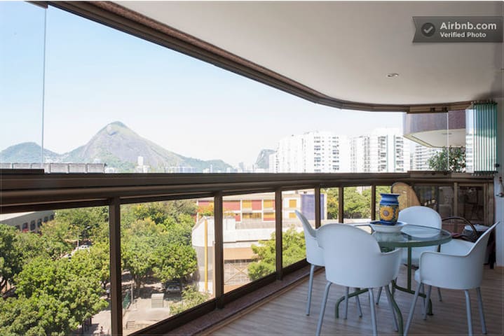 Flat w/ amazing view at Leblon RIO