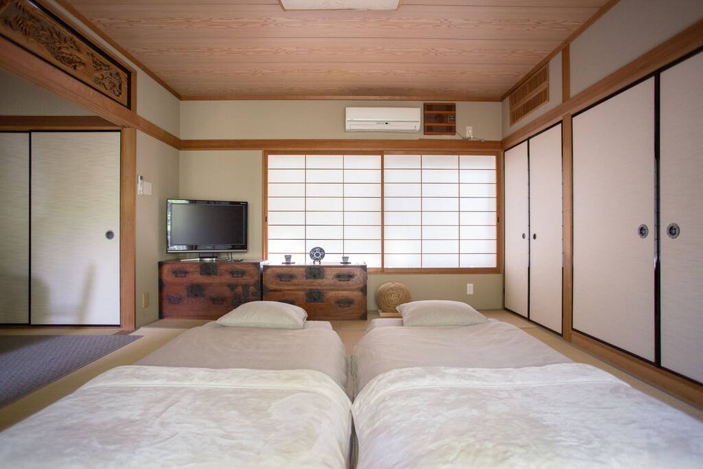 Japanese tatami room & Futon beds