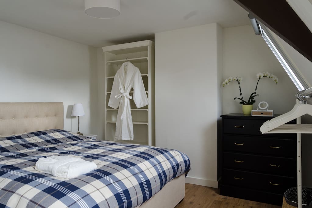 Bedroom: a King size bed.