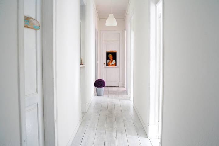 Aloha Beach House 3 Bedrooms in Parede Cascais gallery image 4