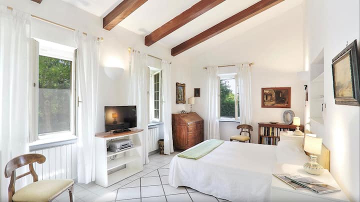 Habitación tamaño king en la planta baja.