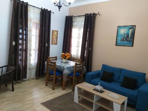Adequate accommodation with terrace in Algiers / Kouba