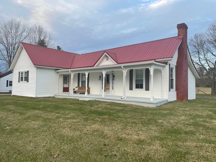 Morrow HouseNewly Renovated Farmhouse 3 bedrooms Houses for Rent in