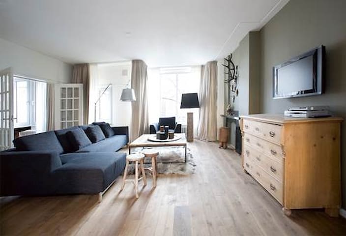 Large Luxury Apartment A’dam South gallery image 4