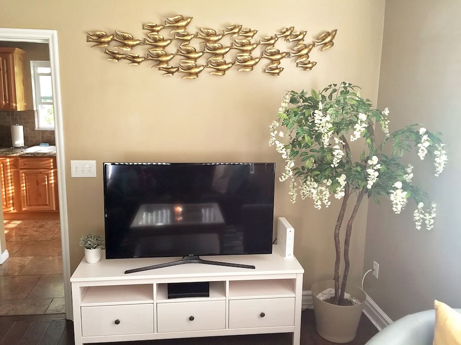 A peaceful area to watch our smart TV, includes cable + HBO
