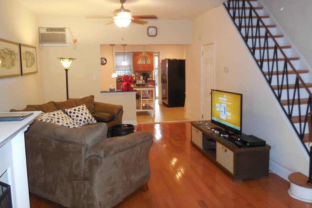 Spacious Passyunk Square 3BR House Houses for Rent in Passyunk Square